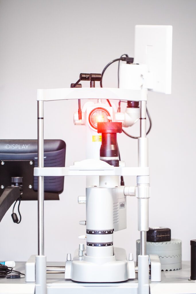 The device for selective laser trabeculoplasty, in short: SLT